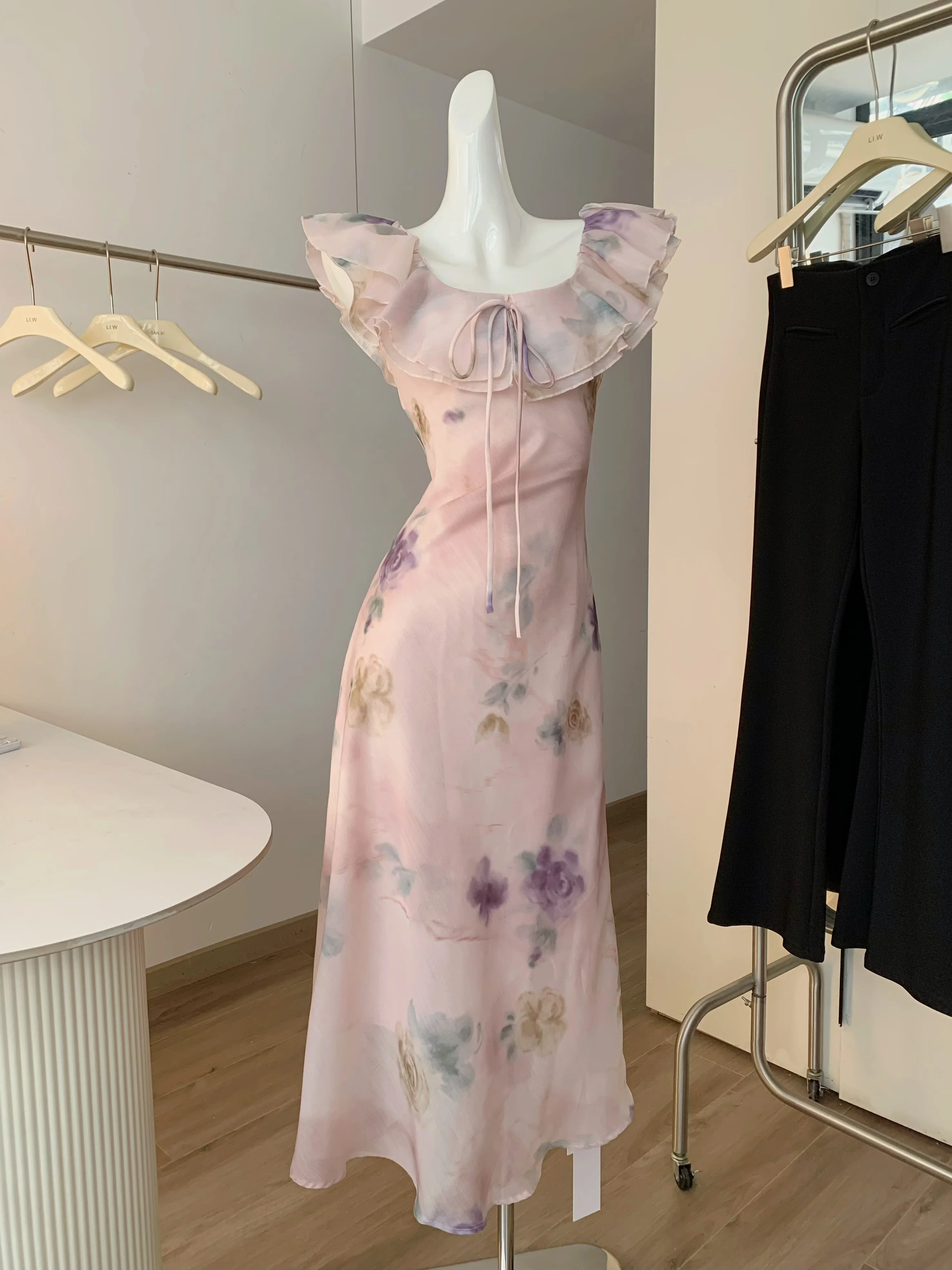 Women's Summer Ruffles Off Shoulder Floral Long Dress Lady Streetwear Holiday Sleeveless Slim Dress
Women's Summer Ruffles Off Shoulder Floral Long Dress Lady Streetwear Holiday Sleeveless Slim Dress