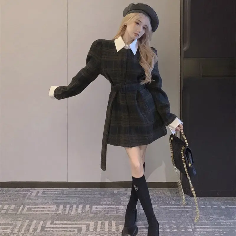 Korean Two-piece Plaid Woolen Jackets for Women's Autumn/winter Coat Fashion Female Clothes E12737
Korean Two-piece Plaid Woolen Jackets for Women's Autumn/winter Coat Fashion Female Clothes E12737