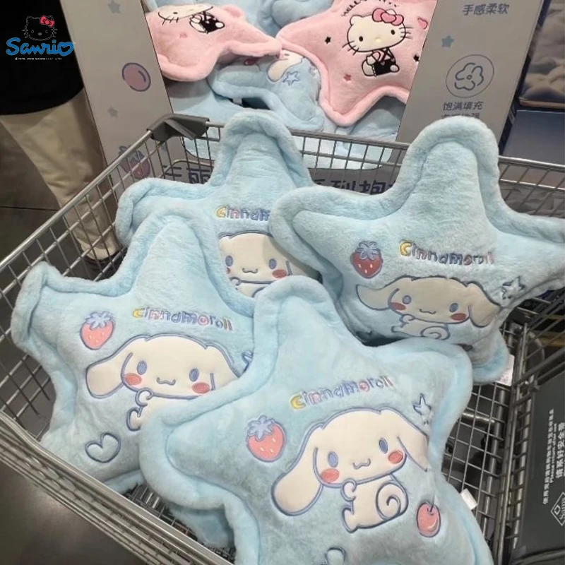 Серия Sanrio, подушка для куклы, теплая плюшевая подушка, мультяшная кукла Куроми, подушка, подушка для автомобиля, офисного стула, спинка
Серия Sanrio, подушка для куклы, теплая плюшевая подушка, мультяшная кукла Куроми, подушка, подушка для автомобиля, офисного стула, спинка