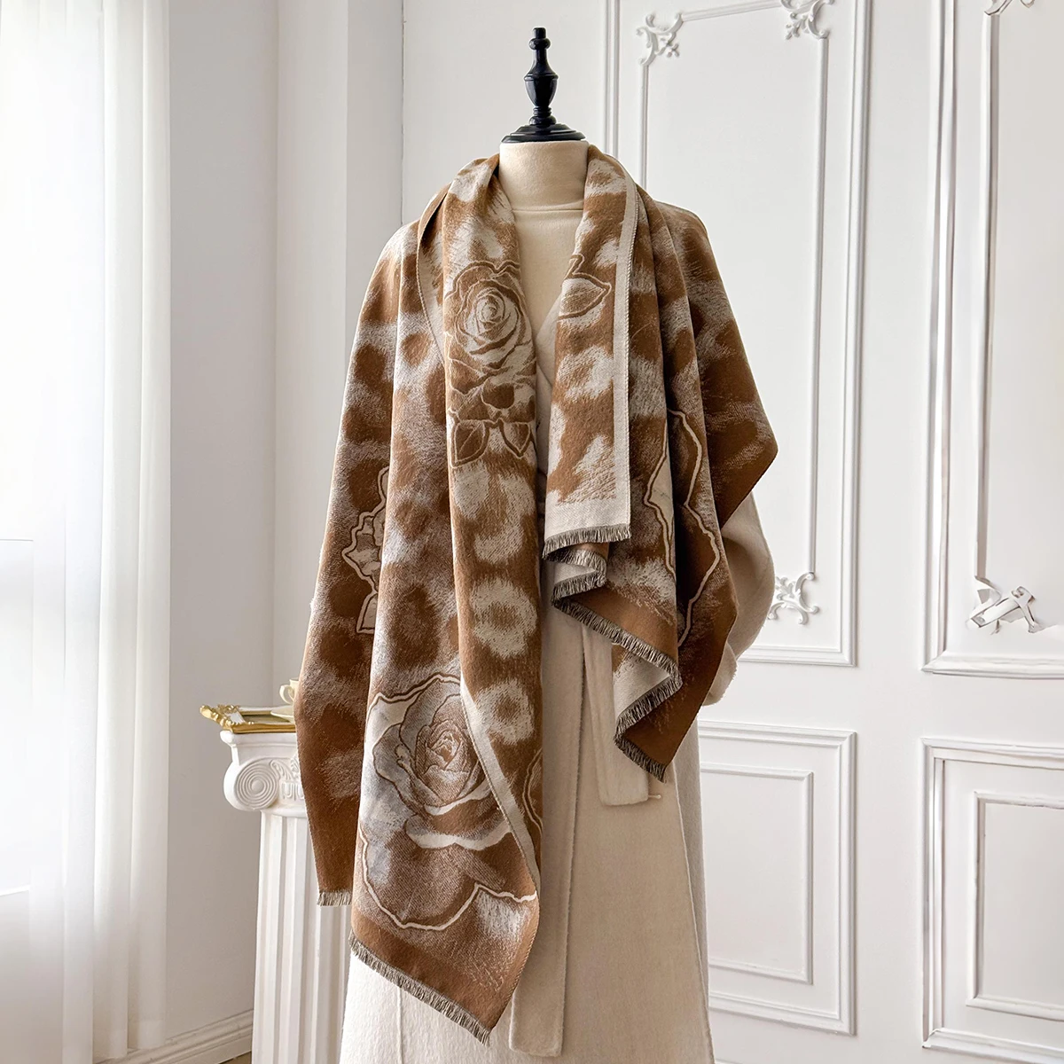 Новый элегантный женский шарф с леопардовым принтом, зима 2021, теплые двусторонние шарфы из пашмины, женские шали, толстое одеяло, платок b 
Новый элегантный женский шарф с леопардовым принтом, зима 2021, теплые двусторонние шарфы из пашмины, женские шали, толстое одеяло, платок b