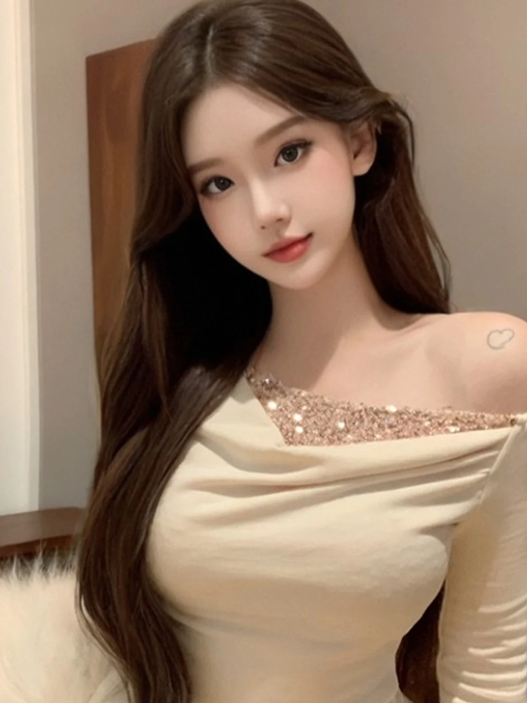 Korean Style Long Sleeve Shoulder Bared Shiny Sequin Sexy T-Shirt Women Winter Folded Slimming Versatile Top Skin Friendly Br...
Korean Style Long Sleeve Shoulder Bared Shiny Sequin Sexy T-Shirt Women Winter Folded Slimming Versatile Top Skin Friendly Br...