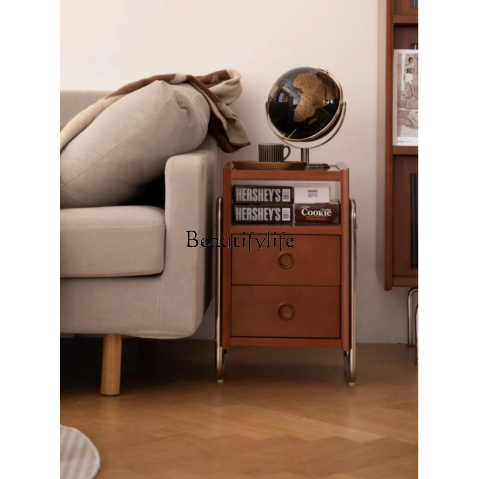 04Modern solid wood bedside table mini small minimalist storage cabinet medieval sofa side few bedside shelves
04Modern solid wood bedside table mini small minimalist storage cabinet medieval sofa side few bedside shelves