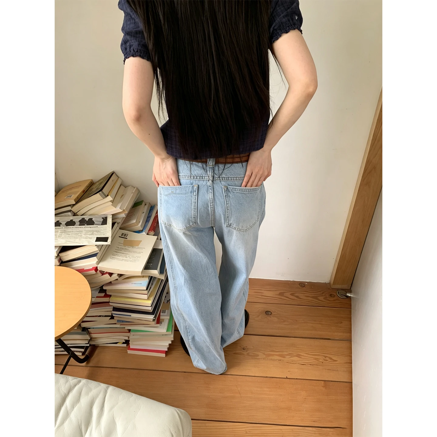 Retro Loose Wide Leg Blue Jeans Women's Heavy Duty Washed Straight Casual Pants Summer High Waist No Stretch Fabric Button Cl...
Retro Loose Wide Leg Blue Jeans Women's Heavy Duty Washed Straight Casual Pants Summer High Waist No Stretch Fabric Button Cl...