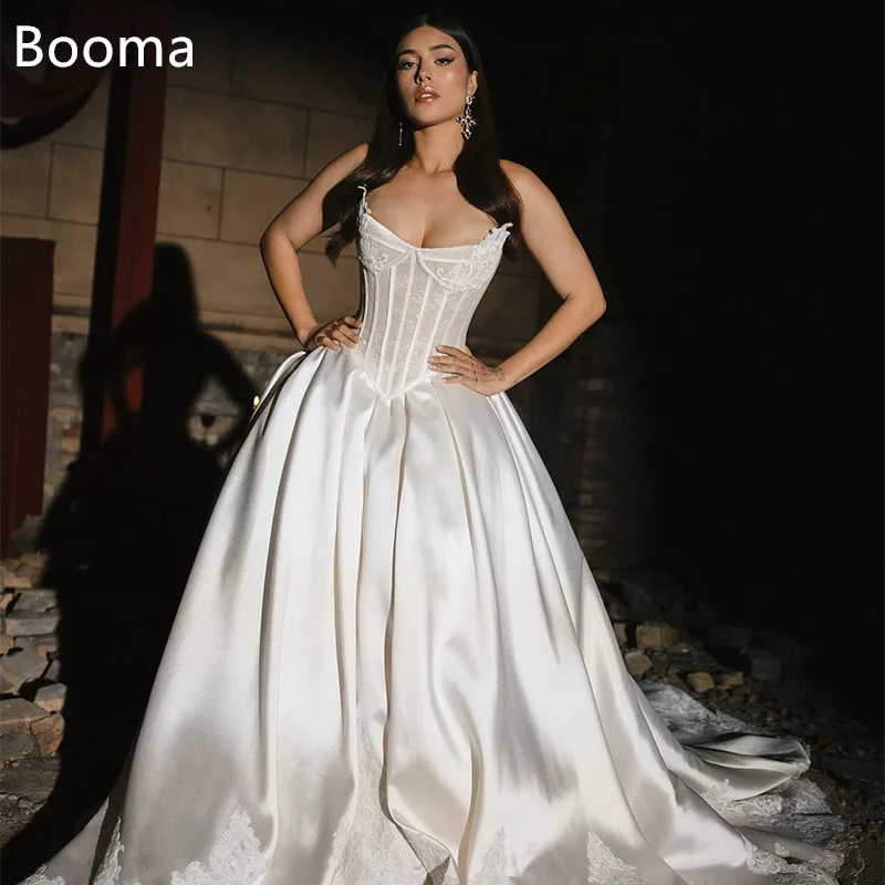 Booma Simple Sleeveless A-Line Wedding Dresses Satin Strapless V-Neck Lace Brides Gown Custom Made 2025
Booma Simple Sleeveless A-Line Wedding Dresses Satin Strapless V-Neck Lace Brides Gown Custom Made 2025