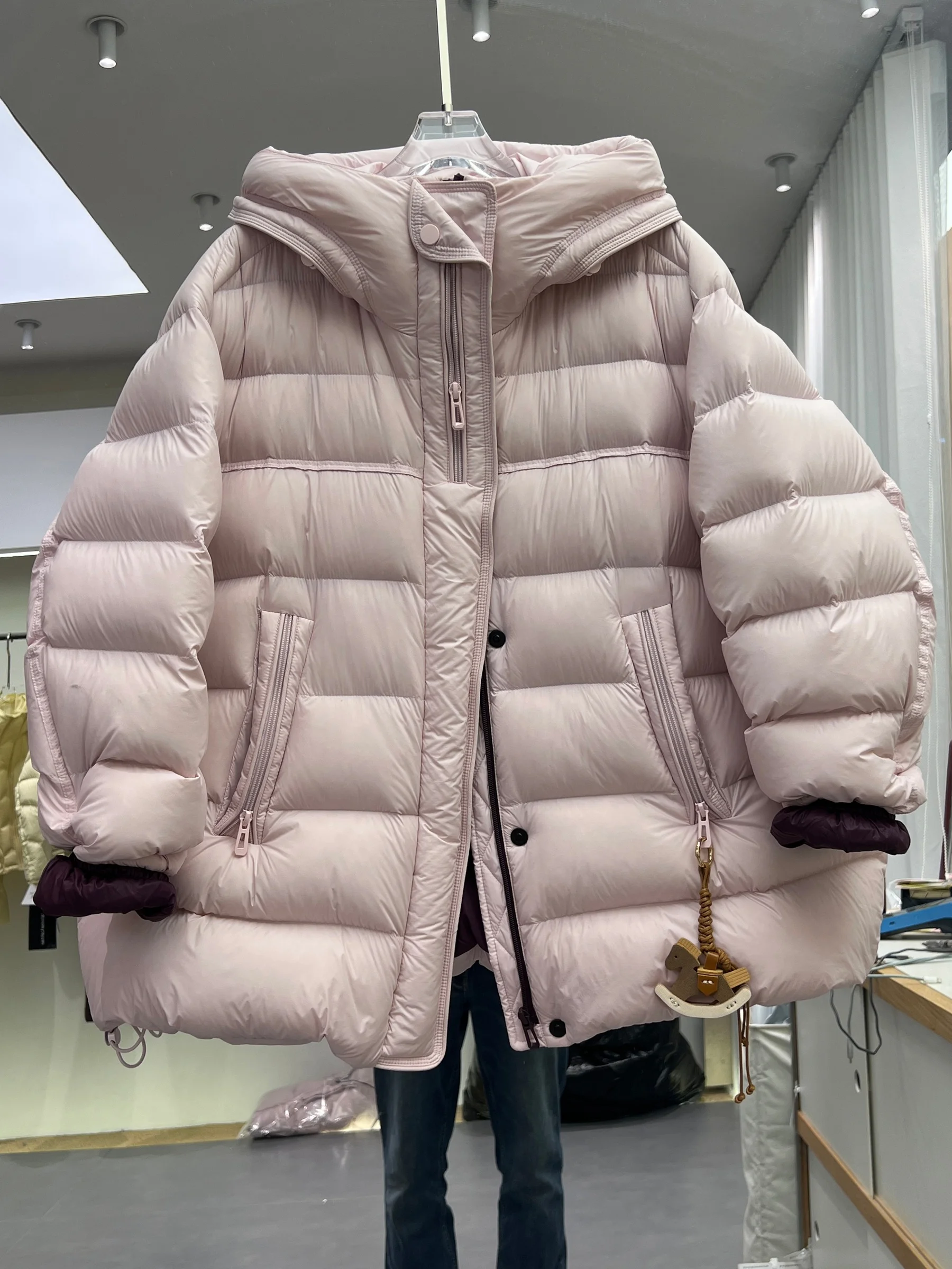 Women's Thiened Puff Coat Winter New Arrival Hooded Bread Sle Warm Outerwear Korean Loose Fit 90% down Filling Long Sve
Women's Thiened Puff Coat Winter New Arrival Hooded Bread Sle Warm Outerwear Korean Loose Fit 90% down Filling Long Sve