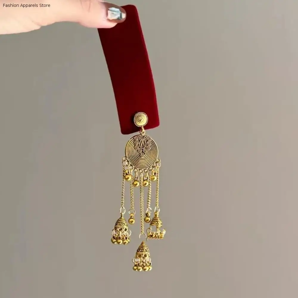 New Chinese Style Tassel Bell Hair Band Velvet Hair Wear Ethnic Style Hair Hoop Hair Clip Head Wear Silver Pendant Hair Clip
New Chinese Style Tassel Bell Hair Band Velvet Hair Wear Ethnic Style Hair Hoop Hair Clip Head Wear Silver Pendant Hair Clip