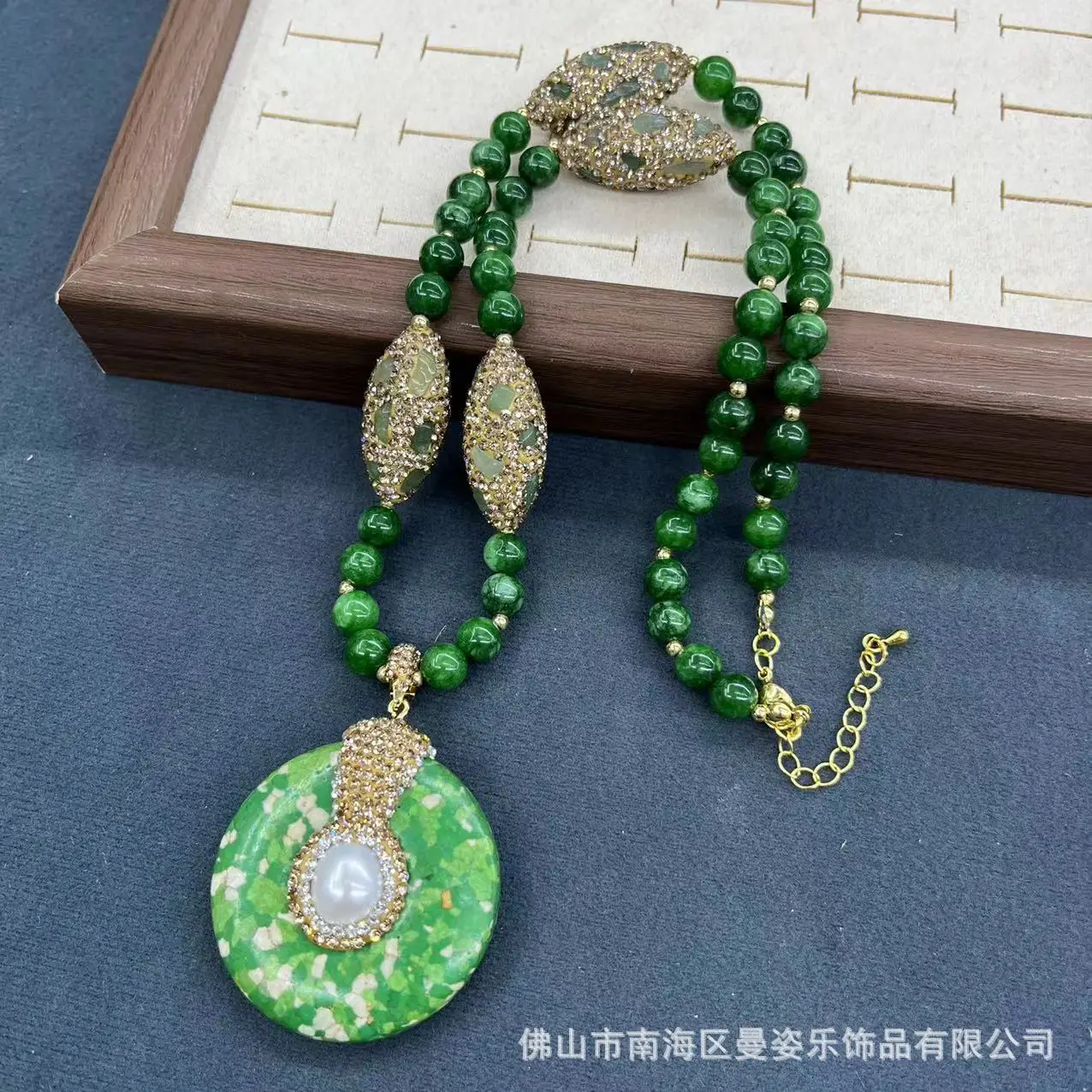 DIY accessories Live broadcast new turquoise sweater chain high-end atmosphere full diamond craft jewelry European and American
DIY accessories Live broadcast new turquoise sweater chain high-end atmosphere full diamond craft jewelry European and American