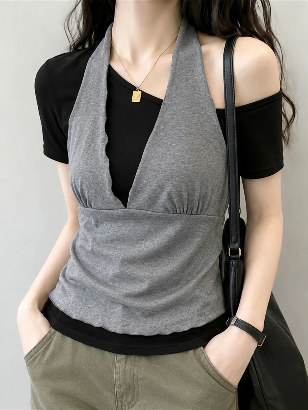 Chic Shoulder Bared Neck Hanging T Shirt Unique Color Block Design Stylish Summer Top Korean Style Slim Fit Short Sleeve Tee
Chic Shoulder Bared Neck Hanging T Shirt Unique Color Block Design Stylish Summer Top Korean Style Slim Fit Short Sleeve Tee