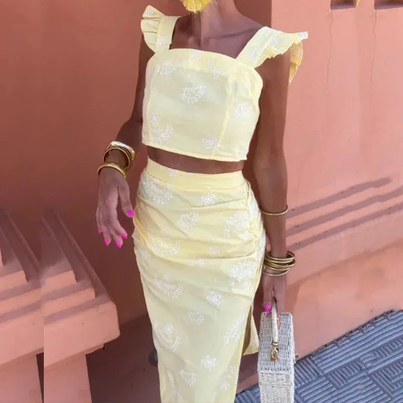 2024 Elegant Floral Print Women's Two Piece Fashion Square Neck Sleeveless Top and Long Skirt Set Sexy Hollow Crop Beach Outfit
2024 Elegant Floral Print Women's Two Piece Fashion Square Neck Sleeveless Top and Long Skirt Set Sexy Hollow Crop Beach Outfit