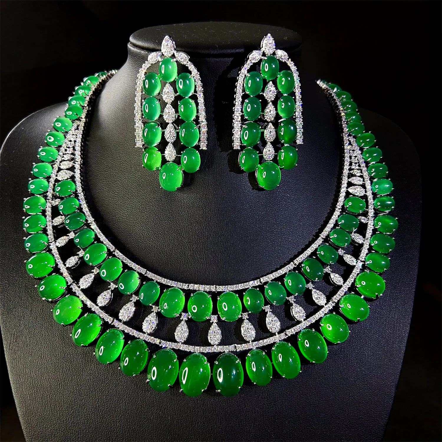 Fugui Ruyi Green Vintage Light Luxury Jewelry Necklace Earrings Set of 2 Pieces Nigerian Women Travel Banquet Wedding Gift M-747
Fugui Ruyi Green Vintage Light Luxury Jewelry Necklace Earrings Set of 2 Pieces Nigerian Women Travel Banquet Wedding Gift M-747
