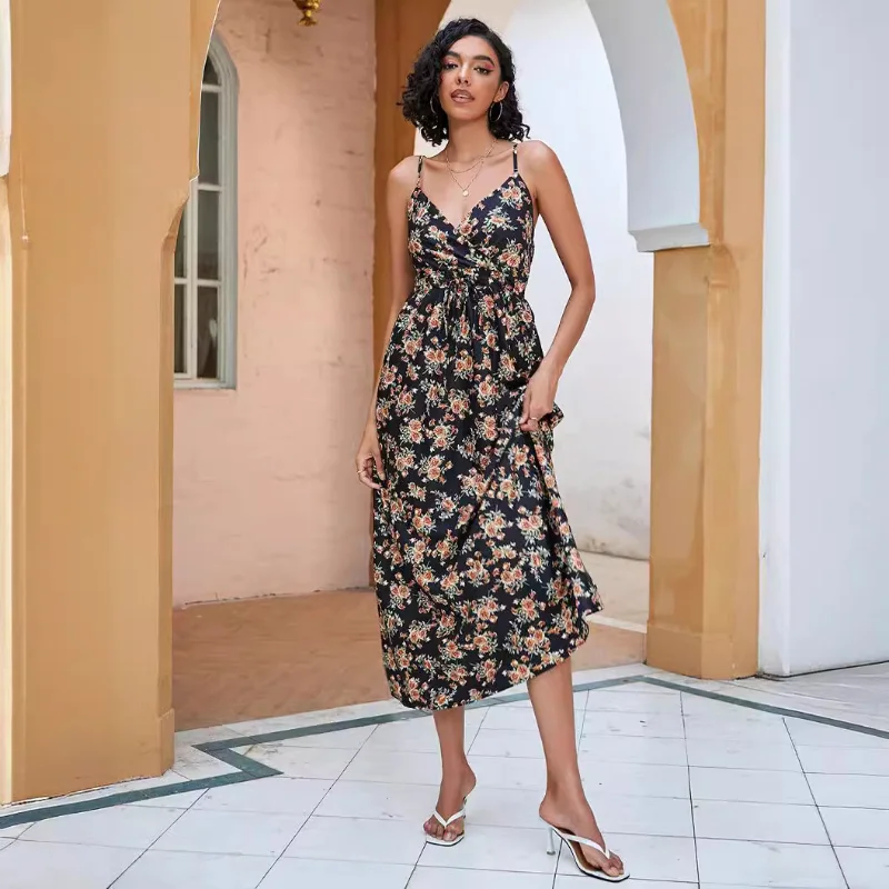 High Quality Europe and America 2024 New Spring/Summer New V-neck Sleeveless Suspended Strap Printed Bohemian Long Dress Dress
High Quality Europe and America 2024 New Spring/Summer New V-neck Sleeveless Suspended Strap Printed Bohemian Long Dress Dress