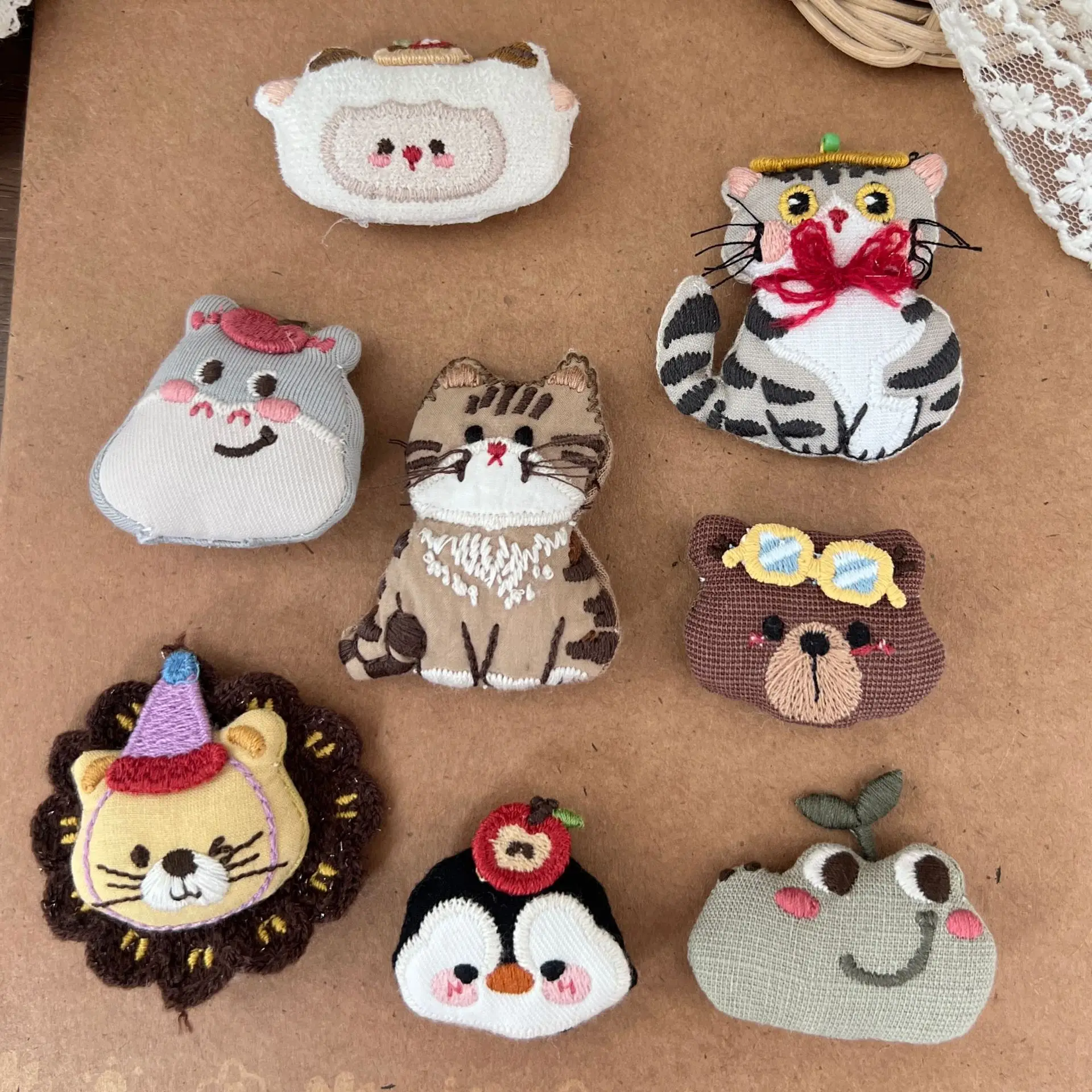 Portable Cute Animal Brooch for DIY Bag Charm Hat Decoration Early Autumn Craft Sturdy Playful Adorable
Portable Cute Animal Brooch for DIY Bag Charm Hat Decoration Early Autumn Craft Sturdy Playful Adorable