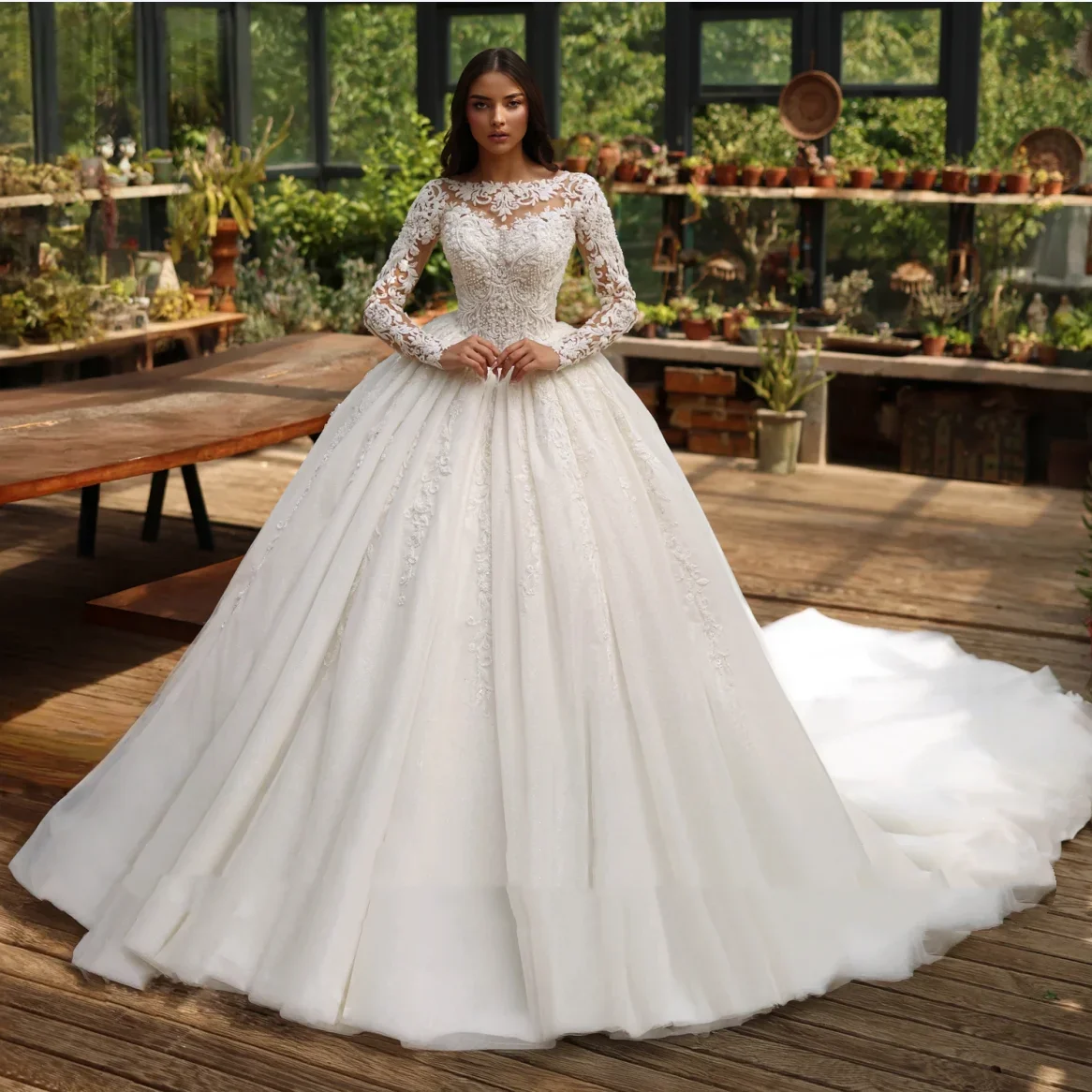 Свадебное платье «Джейн Эйр»: классическое, с вырезом-лодочкой, длинными рукавами, бальное, с изысканными бусинами и аппликациями, в стиле принцессы
Свадебное платье «Джейн Эйр»: классическое, с вырезом-лодочкой, длинными рукавами, бальное, с изысканными бусинами и аппликациями, в стиле принцессы