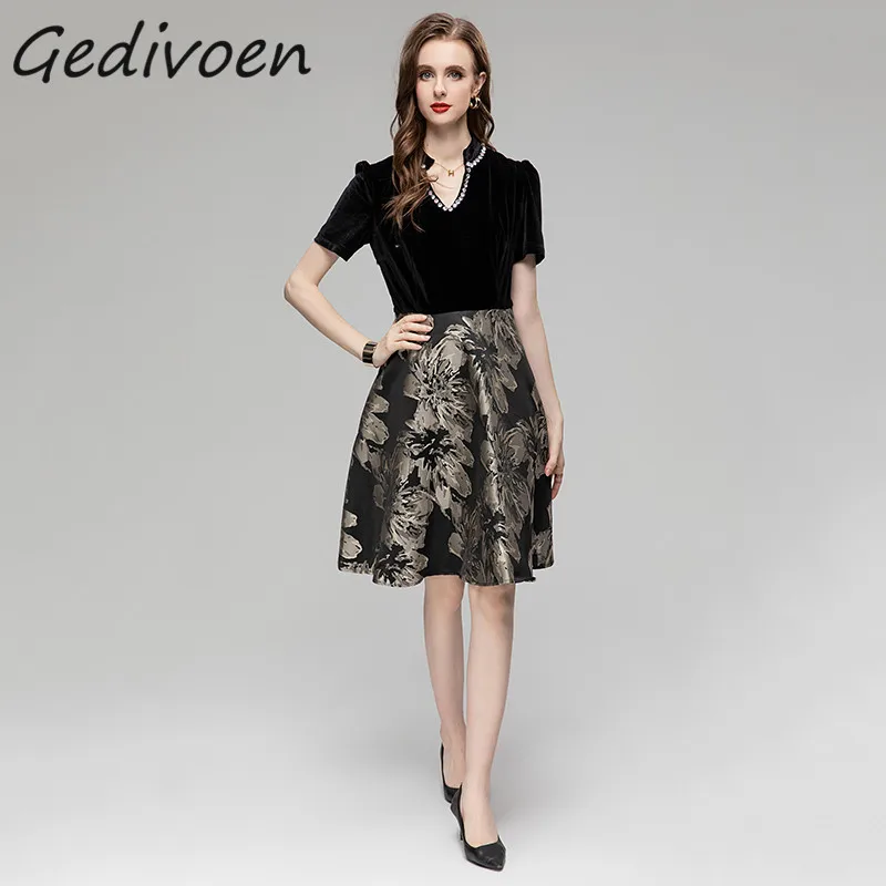Gedivoen Summer Fashion Designer Velvet Spliced Jacquard Midi Dress Women's V-Neck Beading High Waist Slim Evening Party Dresses
Gedivoen Summer Fashion Designer Velvet Spliced Jacquard Midi Dress Women's V-Neck Beading High Waist Slim Evening Party Dresses