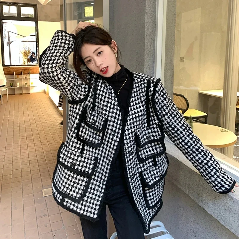 2023 New Fashion Black White Plaid Vintage Jacket V-Neck Autumn Winter Loose Women's With Cotton/Lining Coat
2023 New Fashion Black White Plaid Vintage Jacket V-Neck Autumn Winter Loose Women's With Cotton/Lining Coat