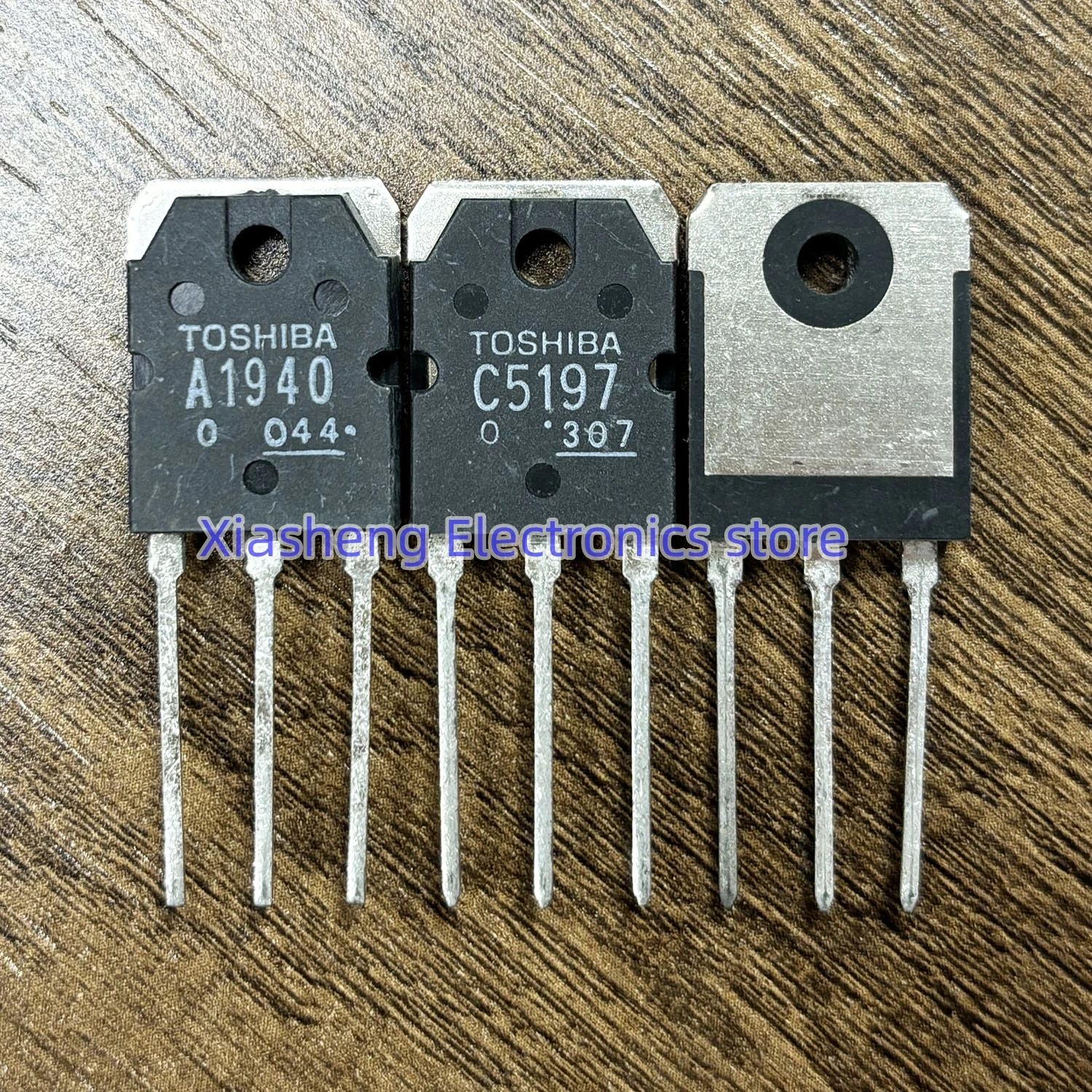 New Original 5Pairs 2SA1940 A1940 + 2SC5197 C5197 TO-3P Audio Amplifier Transistor In Stock Good Quality
New Original 5Pairs 2SA1940 A1940 + 2SC5197 C5197 TO-3P Audio Amplifier Transistor In Stock Good Quality