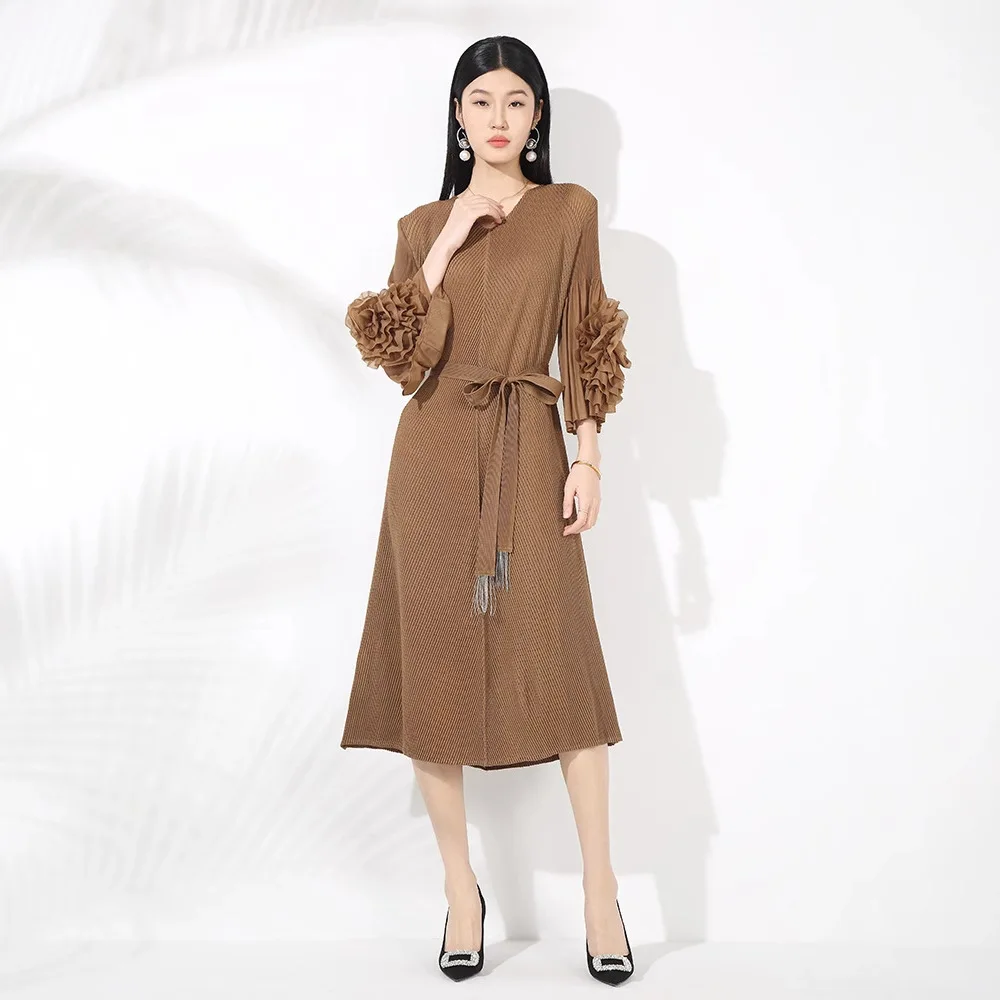 Miyake плиссированная однотонная юбка с цветочным галстуком и v-образным вырезом, элегантное темпераментное плиссированное платье из рыбьей чешуи, новинка весны и лета 2023 г.
Miyake плиссированная однотонная юбка с цветочным галстуком и v-образным вырезом, элегантное темпераментное плиссированное платье из рыбьей чешуи, новинка весны и лета 2023 г.