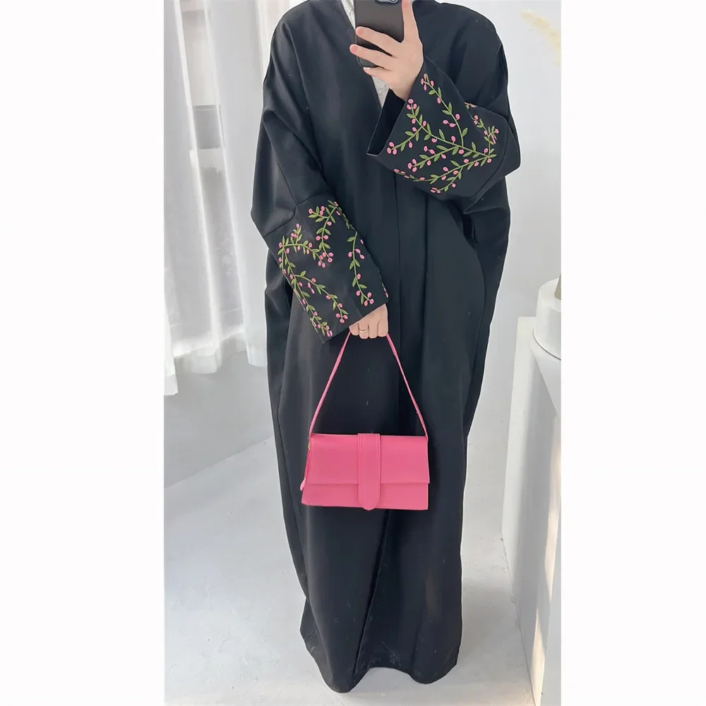 2025 New Flower Embroidery Open Abaya Dubai Muslim Women Coat Turkey Elegant Cardigan Gown Arabic Modest Dress Islam Clothing
2025 New Flower Embroidery Open Abaya Dubai Muslim Women Coat Turkey Elegant Cardigan Gown Arabic Modest Dress Islam Clothing