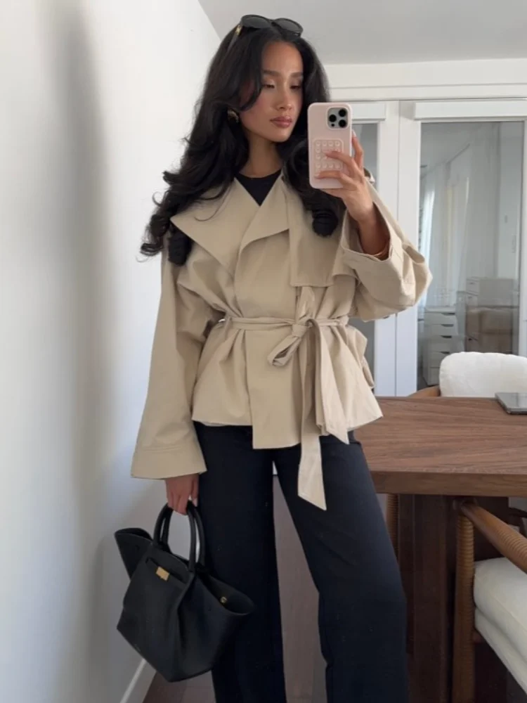 Women's Casual Cropped Trench Coat Lace-Up Lapel Full Sleeve Loose Jacket High Street Fashion Outwear for Ladies 2025 Autumn
Women's Casual Cropped Trench Coat Lace-Up Lapel Full Sleeve Loose Jacket High Street Fashion Outwear for Ladies 2025 Autumn