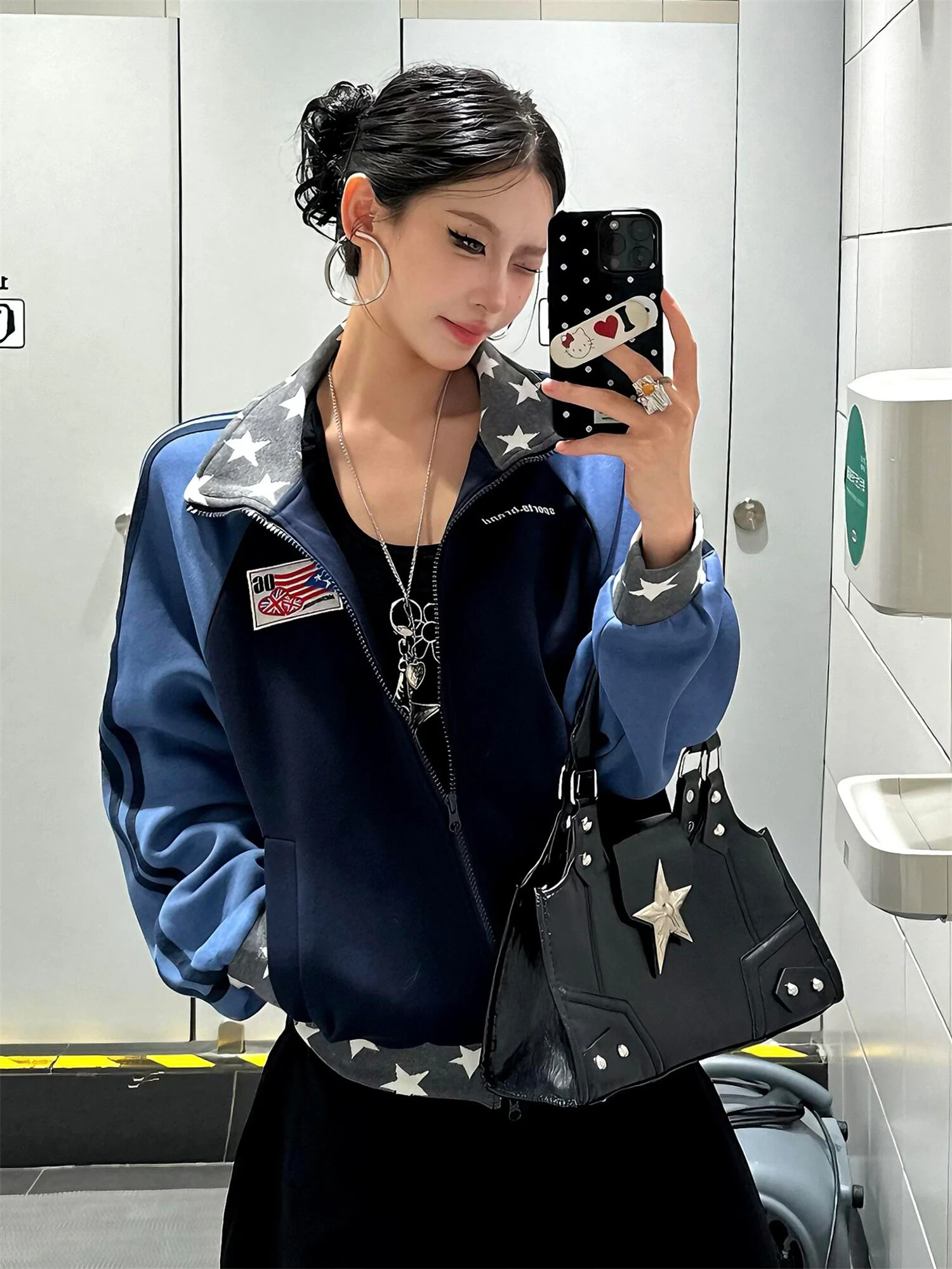 Женская куртка на молнии Y2K с винтажным звездным принтом и цветными блоками, уличная одежда в американском стиле ретро с нашивками, повседневная толстовка
Женская куртка на молнии Y2K с винтажным звездным принтом и цветными блоками, уличная одежда в американском стиле ретро с нашивками, повседневная толстовка