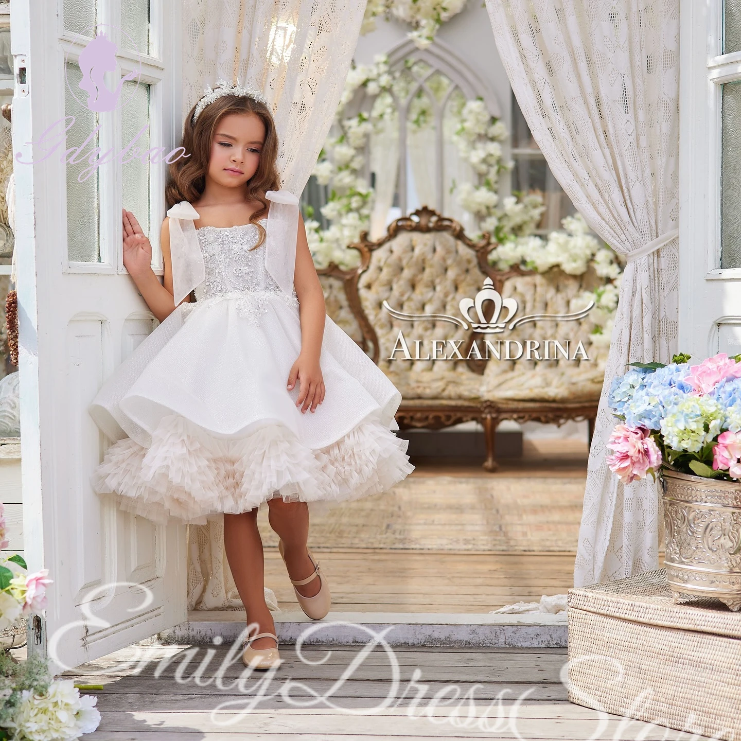 Customized White O Neck Flower Girl Dress For Wedding Tulle Knee Length First Communion Kids Birthday Party Dress Ball Gown
Customized White O Neck Flower Girl Dress For Wedding Tulle Knee Length First Communion Kids Birthday Party Dress Ball Gown