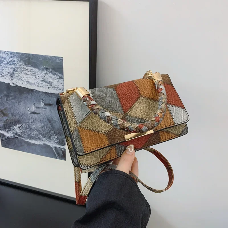 Premium retro woven portable small square bag rhombus splicing single shoulder crossbody small square bag
Premium retro woven portable small square bag rhombus splicing single shoulder crossbody small square bag