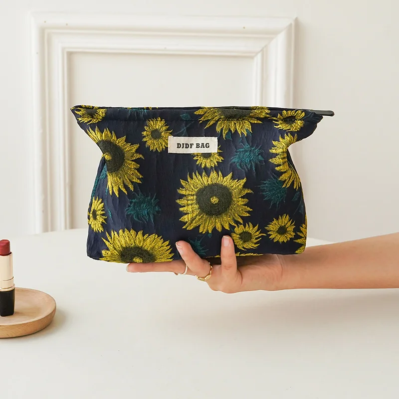 Black Background Sunflower Lady Cosmetic Bag Large Capacity Cosmetic Storage Bag Zipper Design Portable Toiletry Bag Commuter Cl
Black Background Sunflower Lady Cosmetic Bag Large Capacity Cosmetic Storage Bag Zipper Design Portable Toiletry Bag Commuter Cl