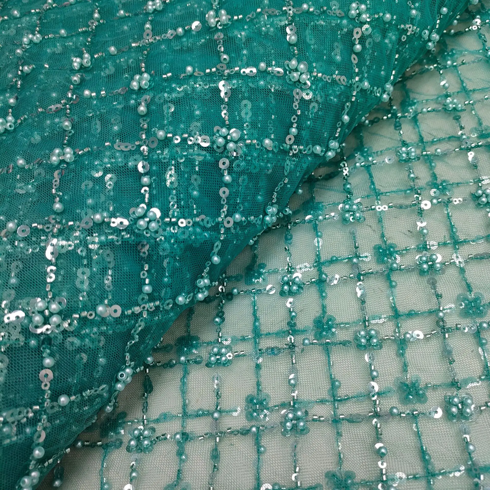 5 Yards Glitter Sequin Mesh Fabric 3D Beaded Lace Tulle Fashion DIY Dressmaking Fabric Wedding Dress Evening Gown DIY Material
5 Yards Glitter Sequin Mesh Fabric 3D Beaded Lace Tulle Fashion DIY Dressmaking Fabric Wedding Dress Evening Gown DIY Material