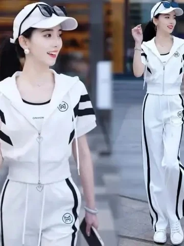 Summer Fashion Anti-Aging Sportswear Hooded Set plus Size Women Short Sleeve Wide Leg Pants Two Piece Set Commute Korean Style
Summer Fashion Anti-Aging Sportswear Hooded Set plus Size Women Short Sleeve Wide Leg Pants Two Piece Set Commute Korean Style