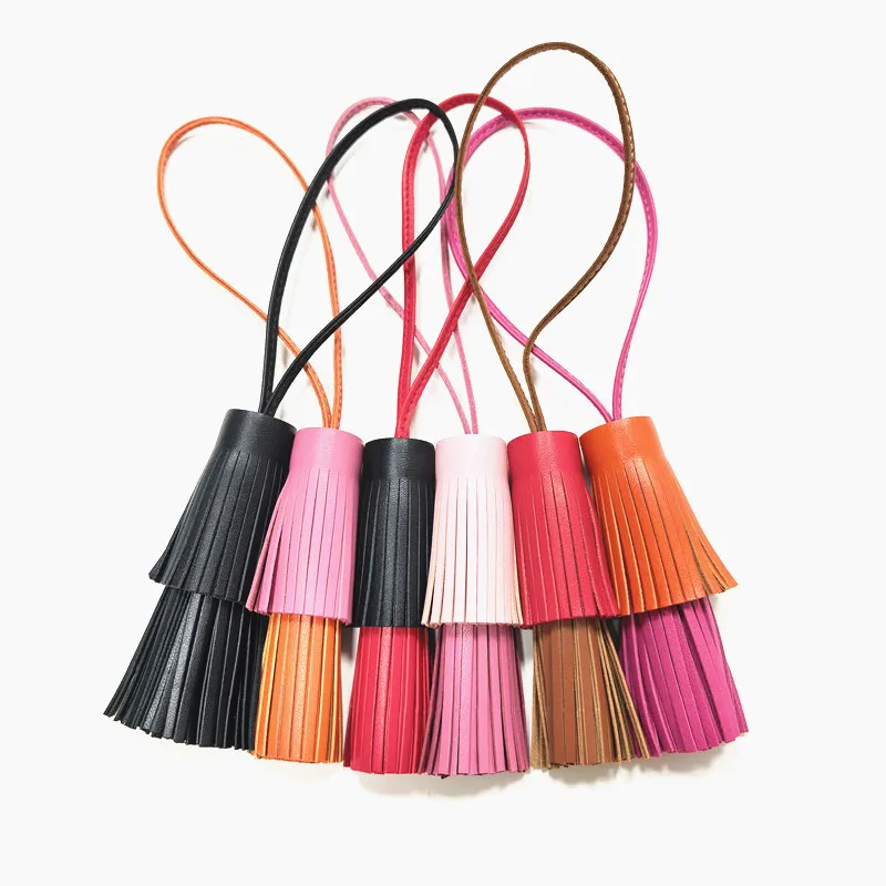 Sheepskin Handmade Bag Charm Leather Tassel Luxuriously Thick Fringe With Large Metal Ring for Bag Pendant & Keys Perfect
Sheepskin Handmade Bag Charm Leather Tassel Luxuriously Thick Fringe With Large Metal Ring for Bag Pendant & Keys Perfect