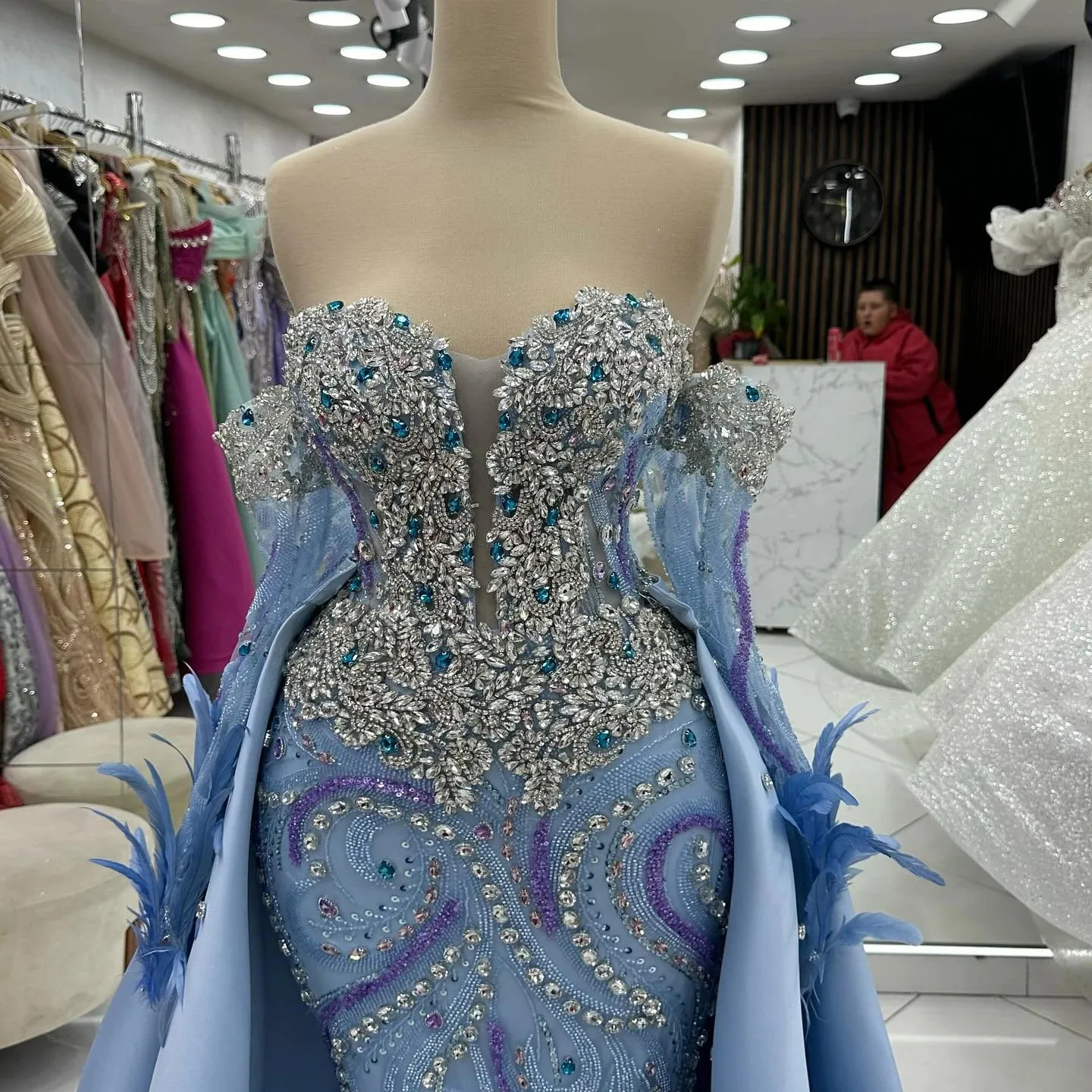 Blue Luxury Women's Dubai Beaded Off Shoulder Evening Dress Detachable Crystal Feather Long Sleeve Wedding Dress Customization
Blue Luxury Women's Dubai Beaded Off Shoulder Evening Dress Detachable Crystal Feather Long Sleeve Wedding Dress Customization