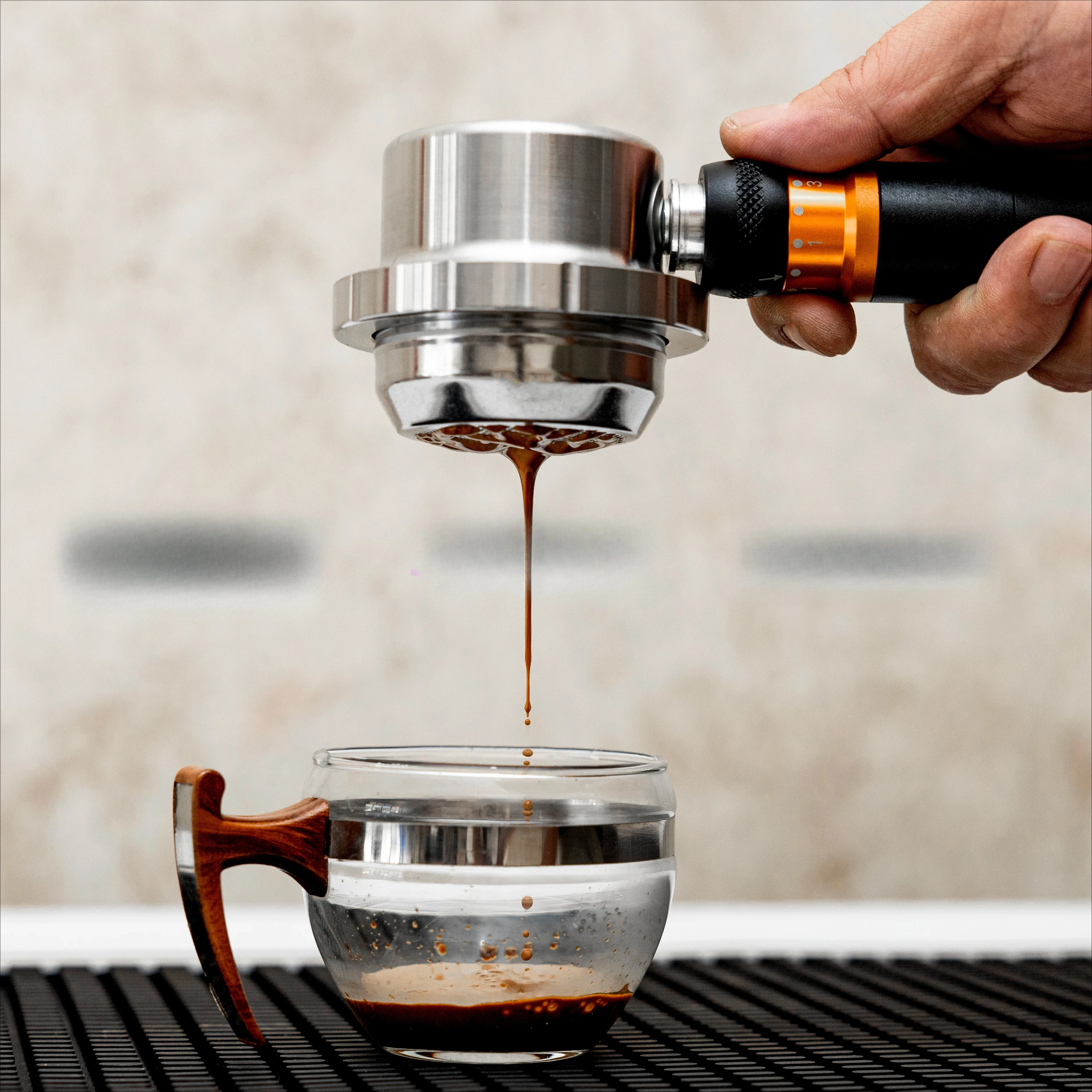 Pneumatic Coffee Mini Pot, Pressure Reducing Valve Handle, Portable Pneumatic Coffee Machine
Pneumatic Coffee Mini Pot, Pressure Reducing Valve Handle, Portable Pneumatic Coffee Machine