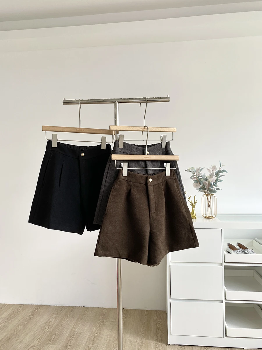 High Waist Woolen Casual Pants Women's Stylish Vintage Commute Shorts plus Size Fashionable Autumn 2025 Korean Style
High Waist Woolen Casual Pants Women's Stylish Vintage Commute Shorts plus Size Fashionable Autumn 2025 Korean Style
