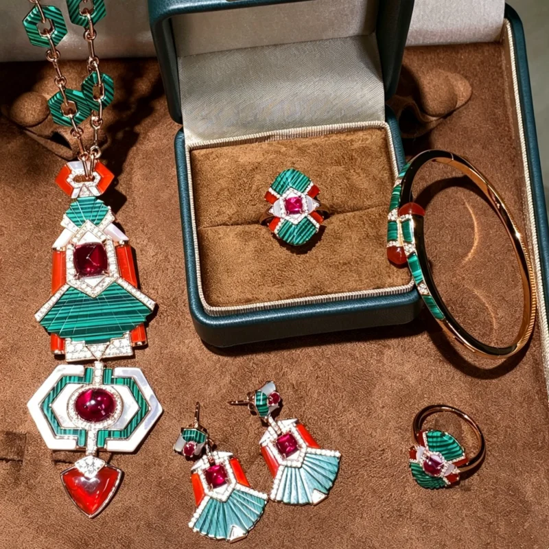 Bellux Vintage Tassel Ruby Malachite Necklace Earrings Rings Bracelets s925 Silver Thick Plated True Gold Fine Jewelry Set
Bellux Vintage Tassel Ruby Malachite Necklace Earrings Rings Bracelets s925 Silver Thick Plated True Gold Fine Jewelry Set