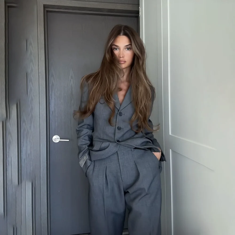 Роскошный женский костюм из двух предметов, куртка, брюки, высококачественный бутик, женские шикарные наряды, банкетные на заказ, Trajes De Mujer Elegante
Роскошный женский костюм из двух предметов, куртка, брюки, высококачественный бутик, женские шикарные наряды, банкетные на заказ, Trajes De Mujer Elegante