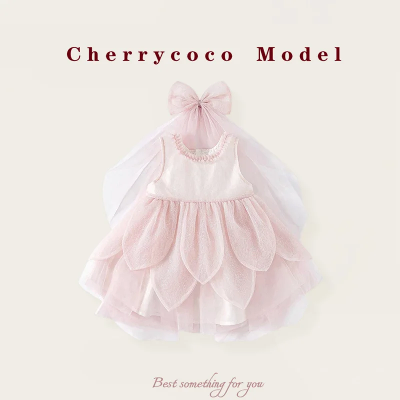 CHERRYCOCONew style детское платье для девочек, милое и очаровательное платье принцессы с фатой и юбкой-жилеткой с лепестками.
CHERRYCOCONew style детское платье для девочек, милое и очаровательное платье принцессы с фатой и юбкой-жилеткой с лепестками.