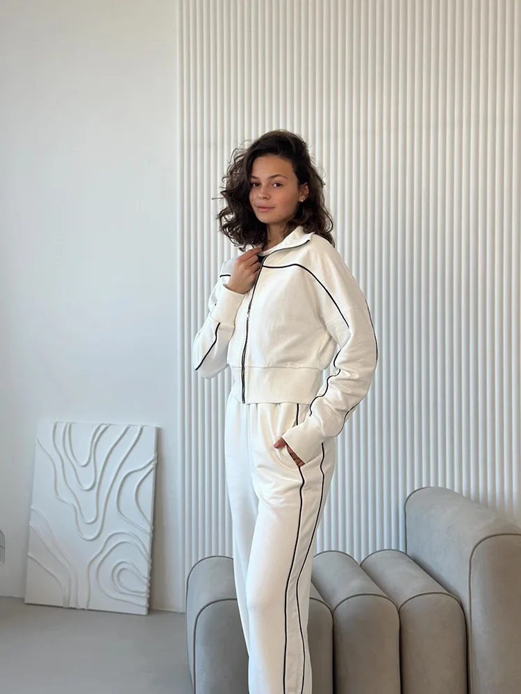 Women Basic Solid Sports Sweatshirt Set Casual Long-sleeved Zipper Coat Long Wide-leg Pants 2-piece Sets 2026 Lady Street Outfit
Women Basic Solid Sports Sweatshirt Set Casual Long-sleeved Zipper Coat Long Wide-leg Pants 2-piece Sets 2026 Lady Street Outfit