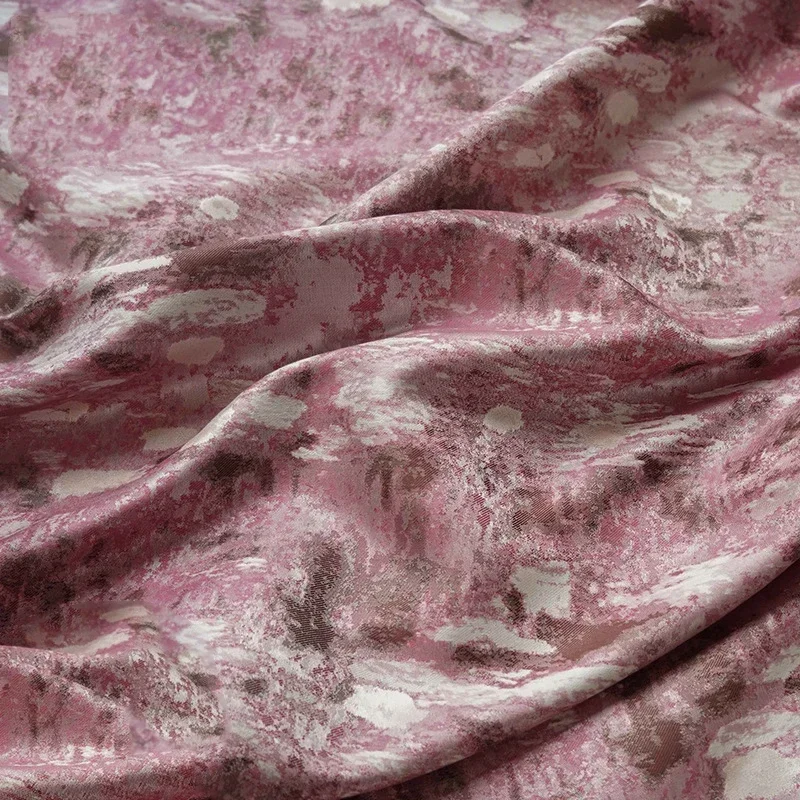 Geometric Pattern Pink and White Yarn Dyed Jacquard Fabric Soft Dress Bag Decorative Sewing Fabric
Geometric Pattern Pink and White Yarn Dyed Jacquard Fabric Soft Dress Bag Decorative Sewing Fabric