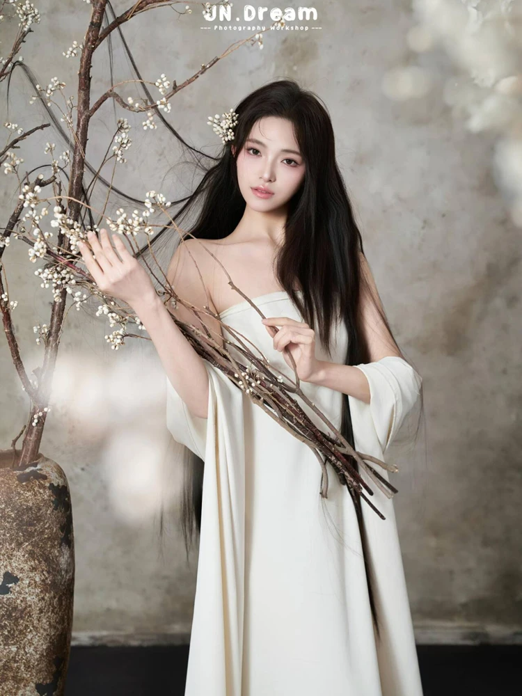 2026 New Zen Chinese Style Portrait Photography Clothing Cool Atmosphere Simple Design Personal Artistic Women's Fashion
2026 New Zen Chinese Style Portrait Photography Clothing Cool Atmosphere Simple Design Personal Artistic Women's Fashion