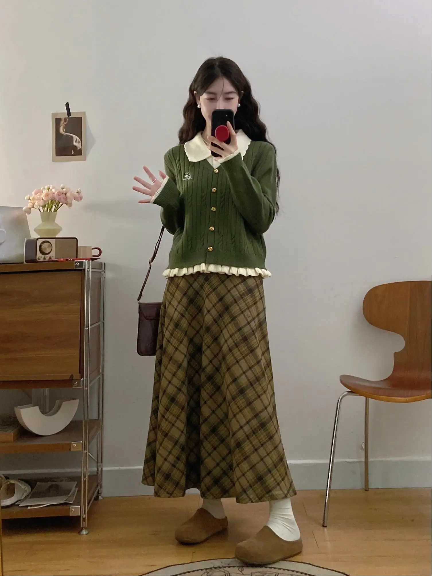 Anti-Aging plus Size Knitted Set Autumn Winter Plaid Skirt Color Block Sweater Cardigan Fashionable Commute High Waist
Anti-Aging plus Size Knitted Set Autumn Winter Plaid Skirt Color Block Sweater Cardigan Fashionable Commute High Waist