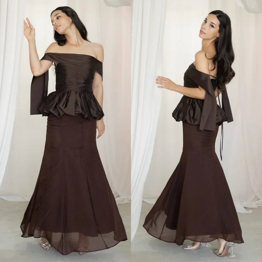 Индивидуальные современные стильные плиссированные длинные платья с открытыми плечами на заказ, высокое качество знаменитостей
Индивидуальные современные стильные плиссированные длинные платья с открытыми плечами на заказ, высокое качество знаменитостей