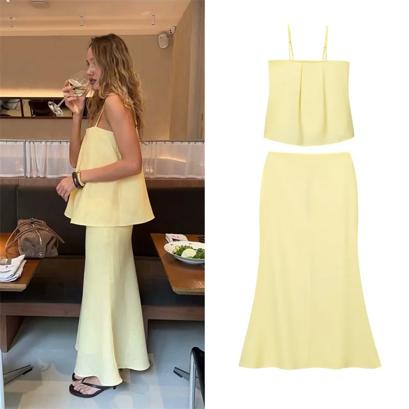 Women's Suits New Summer 2025 Yellow Suspenders Pleated Straight Neck Loose Suspenders Fishtail Skirt Set Sexy and Stylish
Women's Suits New Summer 2025 Yellow Suspenders Pleated Straight Neck Loose Suspenders Fishtail Skirt Set Sexy and Stylish