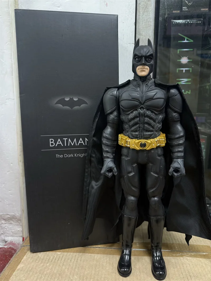 Коллекционная фигурка Бэтмена из ПВХ, серия «Тёмная ночь», модель BEGINS SUIT, аниме-фигурка Бэтмена, подарок на Рождество
Коллекционная фигурка Бэтмена из ПВХ, серия «Тёмная ночь», модель BEGINS SUIT, аниме-фигурка Бэтмена, подарок на Рождество