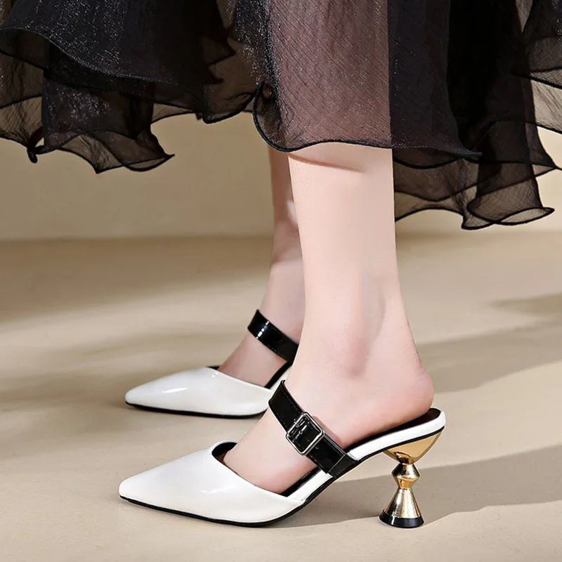 Women's Summer Sandals Small Heel Sandals Gold Rivet Pointed Toe Fashion Beige Ladies Casual Mid Heel Shoes 35-42
Women's Summer Sandals Small Heel Sandals Gold Rivet Pointed Toe Fashion Beige Ladies Casual Mid Heel Shoes 35-42