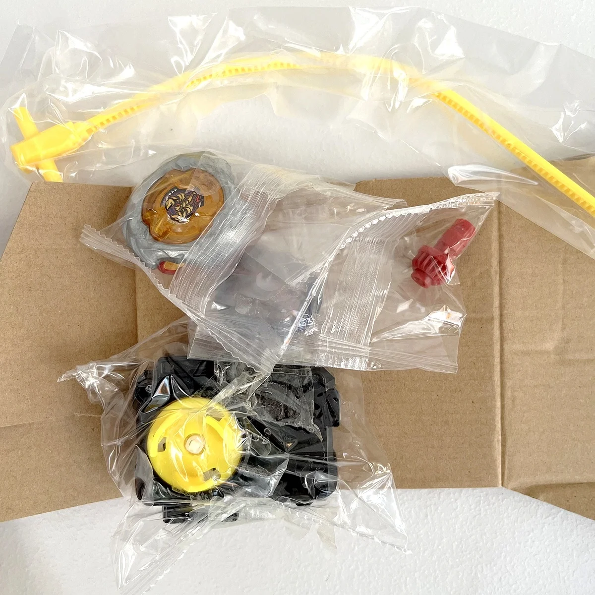 TOUPIE BEYS UX-14 Scorpio Spear 0-70Z Battling Tops X Starter New with original packaging set
TOUPIE BEYS UX-14 Scorpio Spear 0-70Z Battling Tops X Starter New with original packaging set