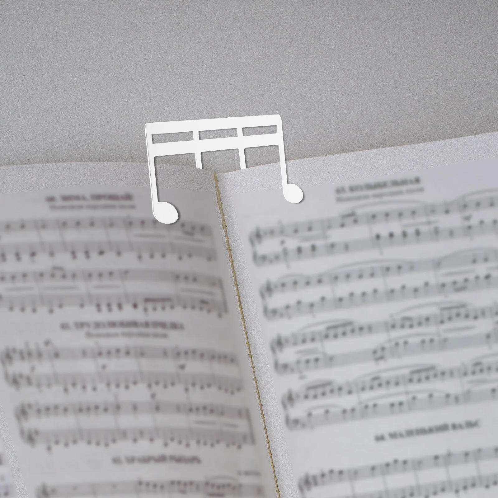 Puree for Notes Music Desk Stand Practical Page Musical Score Holder Book Clips Metal Piano Instrument
Puree for Notes Music Desk Stand Practical Page Musical Score Holder Book Clips Metal Piano Instrument