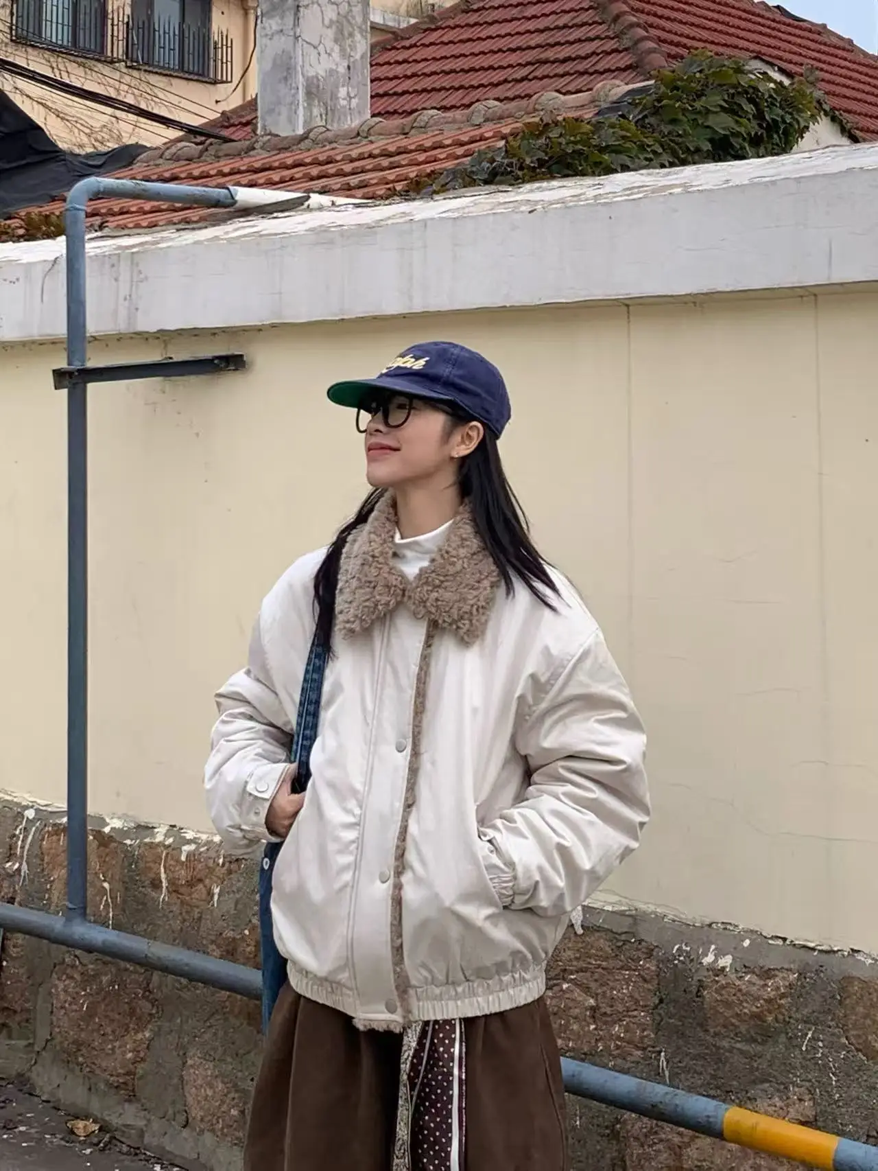 Retro Japanese Sle Lamb Velvet Brued Floral Thiened Cotton Jaet Loose Winter Warm Coat for Men And Women with Fur Collar
Retro Japanese Sle Lamb Velvet Brued Floral Thiened Cotton Jaet Loose Winter Warm Coat for Men And Women with Fur Collar