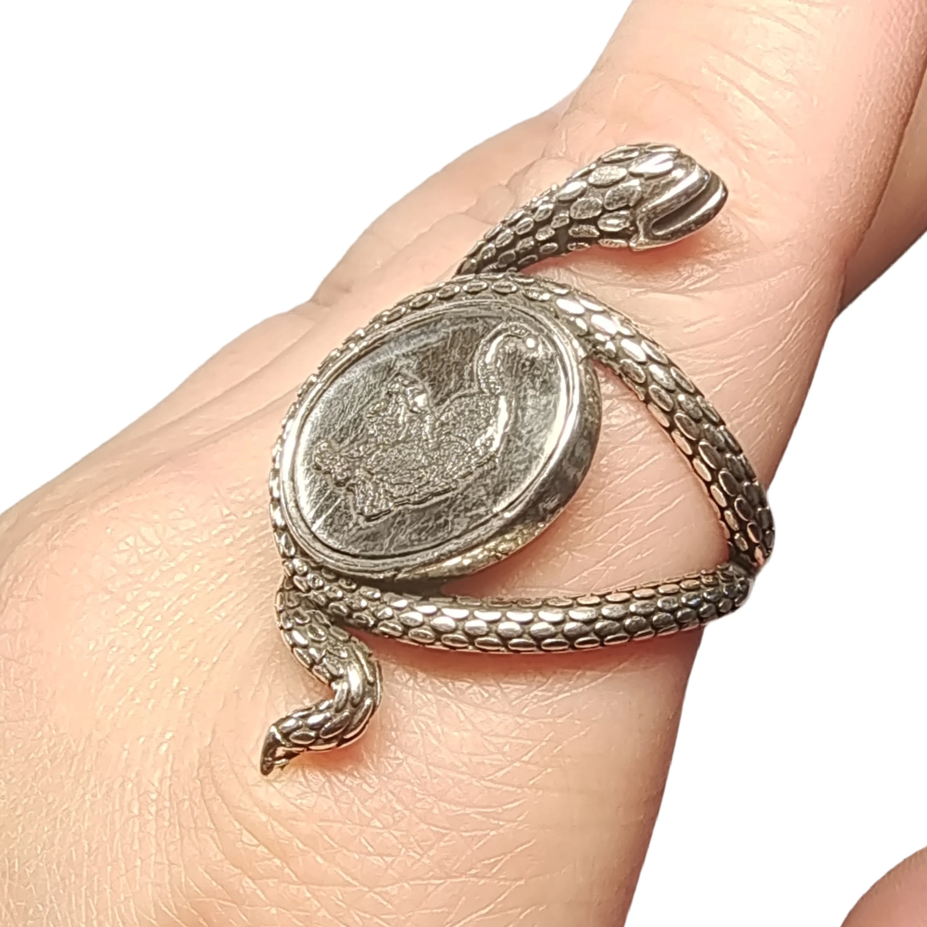 8.7g Muonionalusta meteorite S925 Silver Ring Natural iron meteorite pendant MeteoriteHandmade jewelry Silver Ring --K24
8.7g Muonionalusta meteorite S925 Silver Ring Natural iron meteorite pendant MeteoriteHandmade jewelry Silver Ring --K24