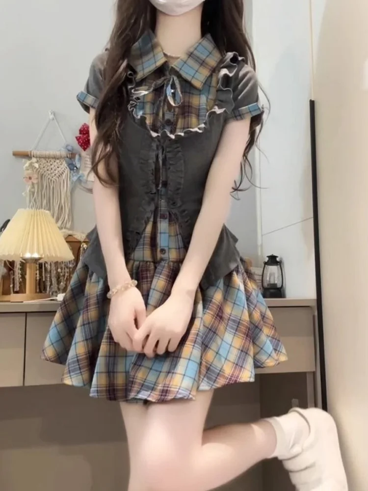 Women's Preppy Style Plaid Collar Short Sleeve Top And Skirt Set with Wood Grain Summer Breathable Fashion Outfit
Women's Preppy Style Plaid Collar Short Sleeve Top And Skirt Set with Wood Grain Summer Breathable Fashion Outfit