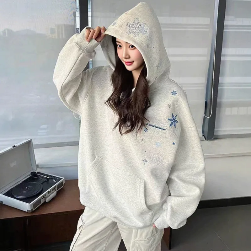 2025 Autumn Winter Snowflake Embroidery Hoodies Women's Loose Drop Long Sleeves Hooded Sweatshirt Trendy Daily Pullover Top
2025 Autumn Winter Snowflake Embroidery Hoodies Women's Loose Drop Long Sleeves Hooded Sweatshirt Trendy Daily Pullover Top